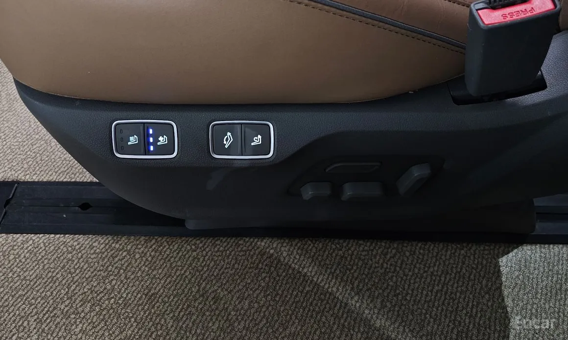 Hyundai Staria 2021 Lounge 7-Seater