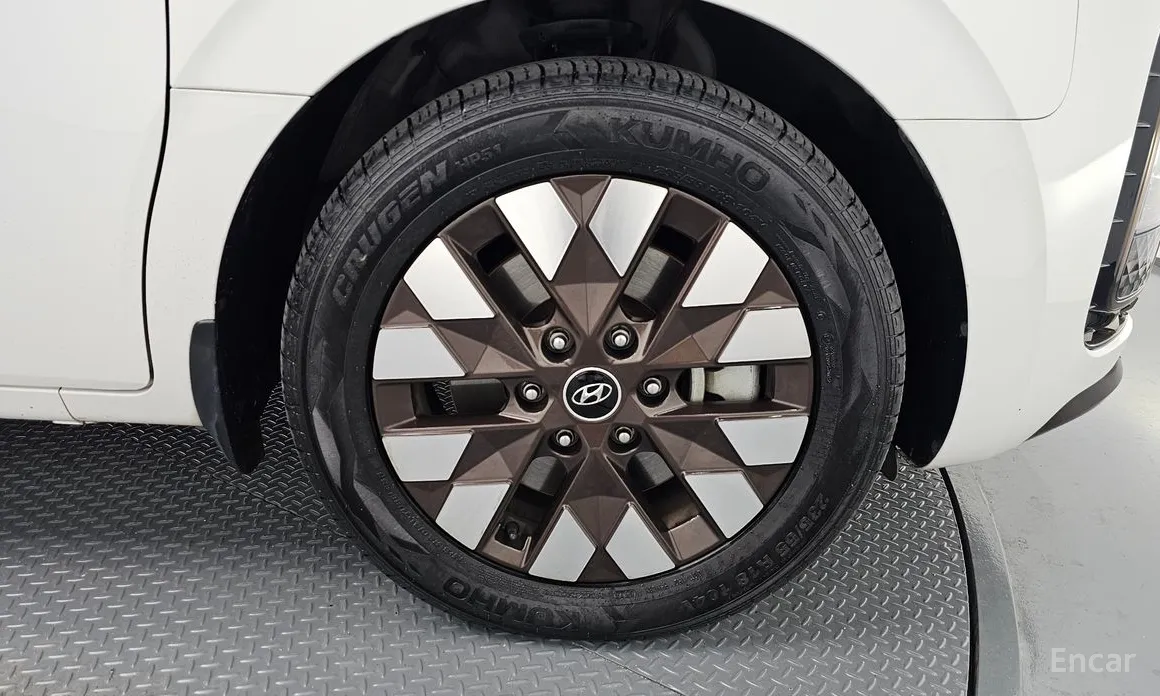 Hyundai Staria 2021 Lounge 7-Seater