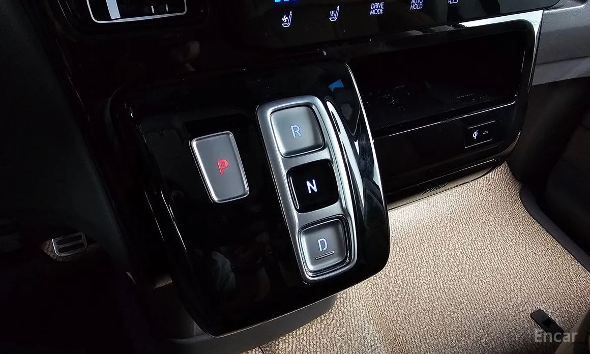 Hyundai Staria 2021 Lounge 7-Seater