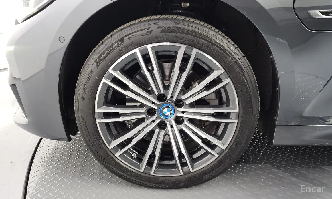 BMW 3 Series 2019 320e M Sports