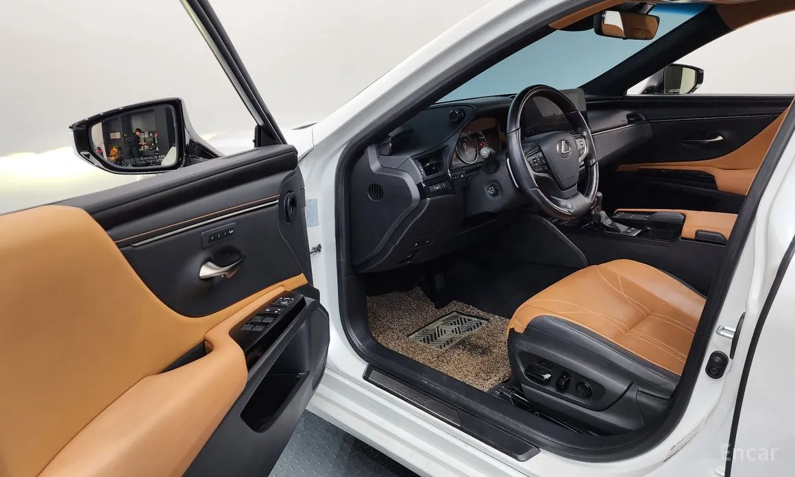 Lexus ES 2018 Luxury Plus