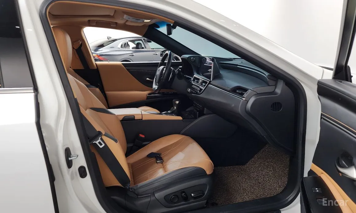 Lexus ES 2018 Luxury Plus