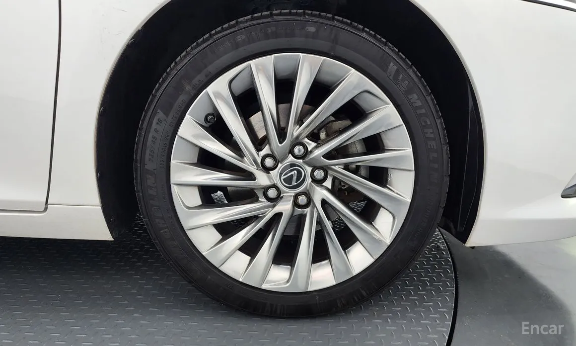 Lexus ES 2018 Luxury Plus