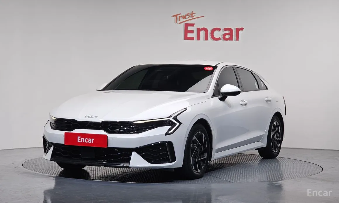 Kia K5 2023 Signature