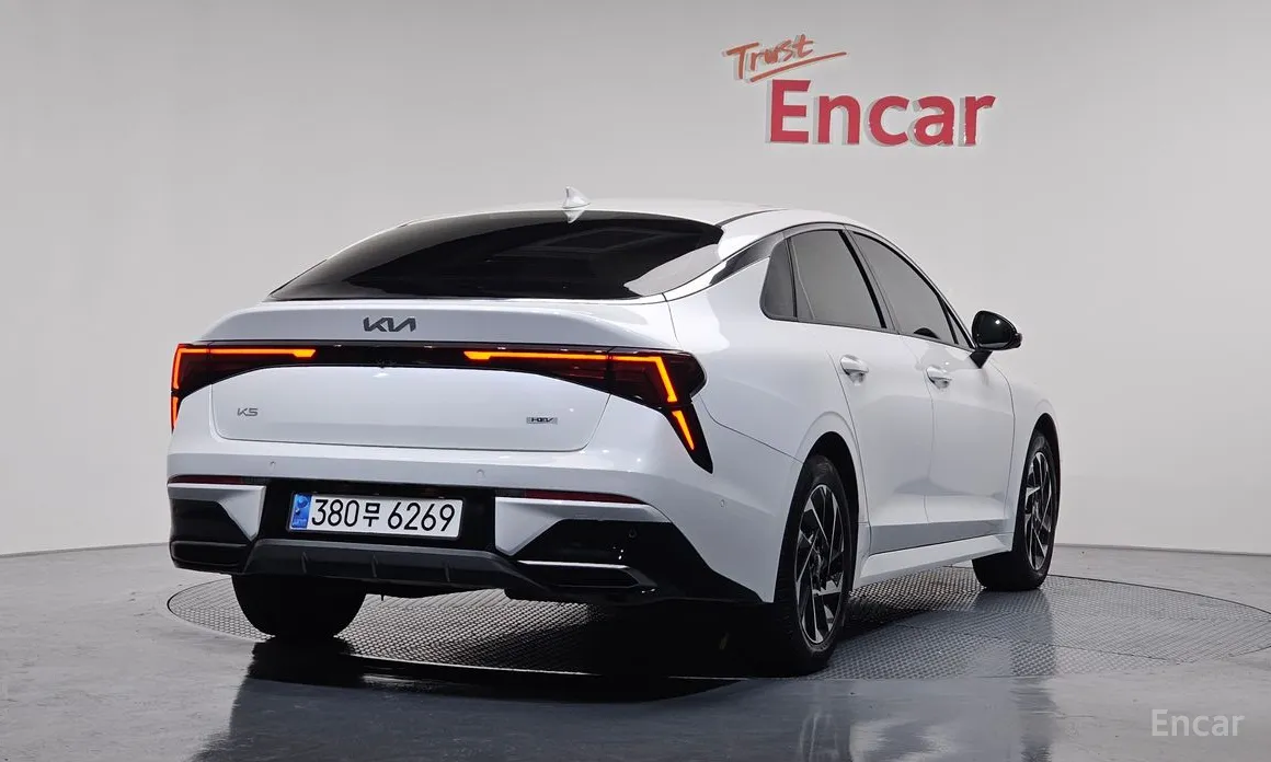 Kia K5 2023 Signature