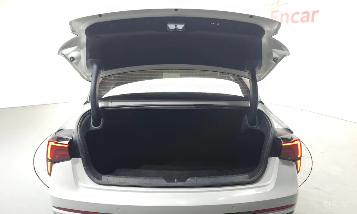 Kia K5 2023 Signature