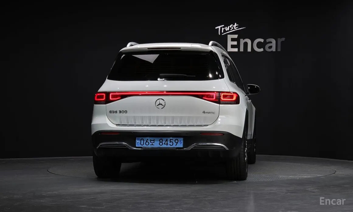 Mercedes-Benz EQB 2022 EQB300 4MATIC AMG Line