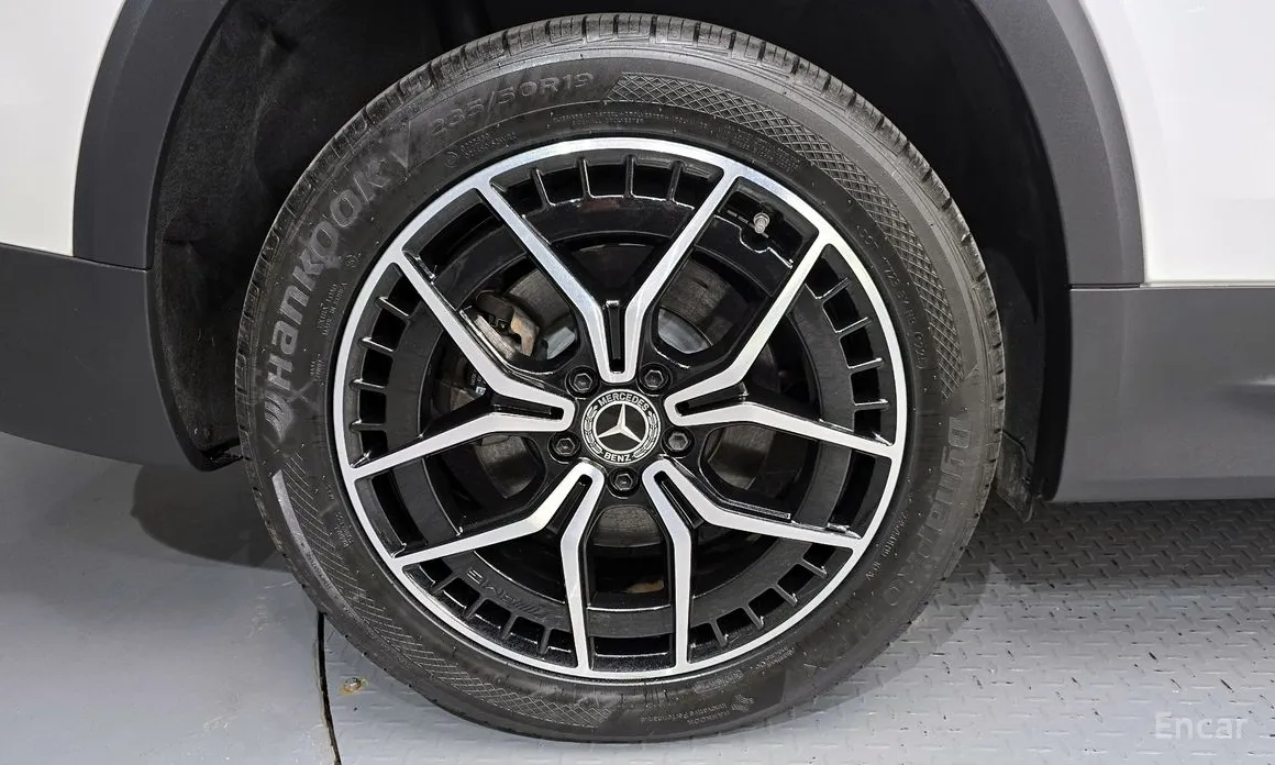 Mercedes-Benz EQB 2022 EQB300 4MATIC AMG Line