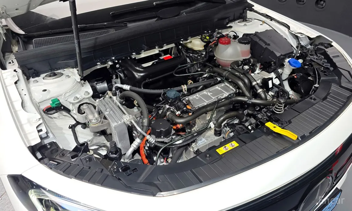 Mercedes-Benz EQB 2022 EQB300 4MATIC AMG Line