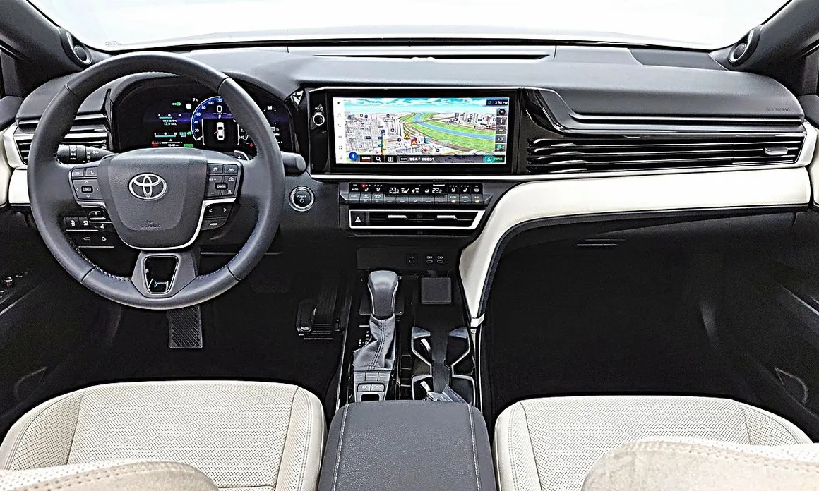 Toyota Camry 2024 2.5 XLE Premium Hybrid