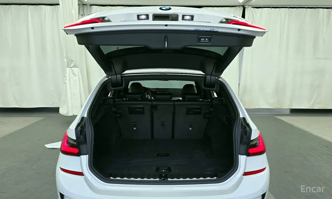 BMW 3 Series 2019 320i Touring M Sports