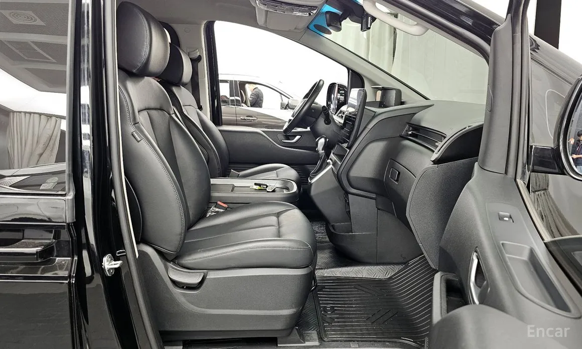 Hyundai Staria 2021 Wheel Chair Lift/Slope