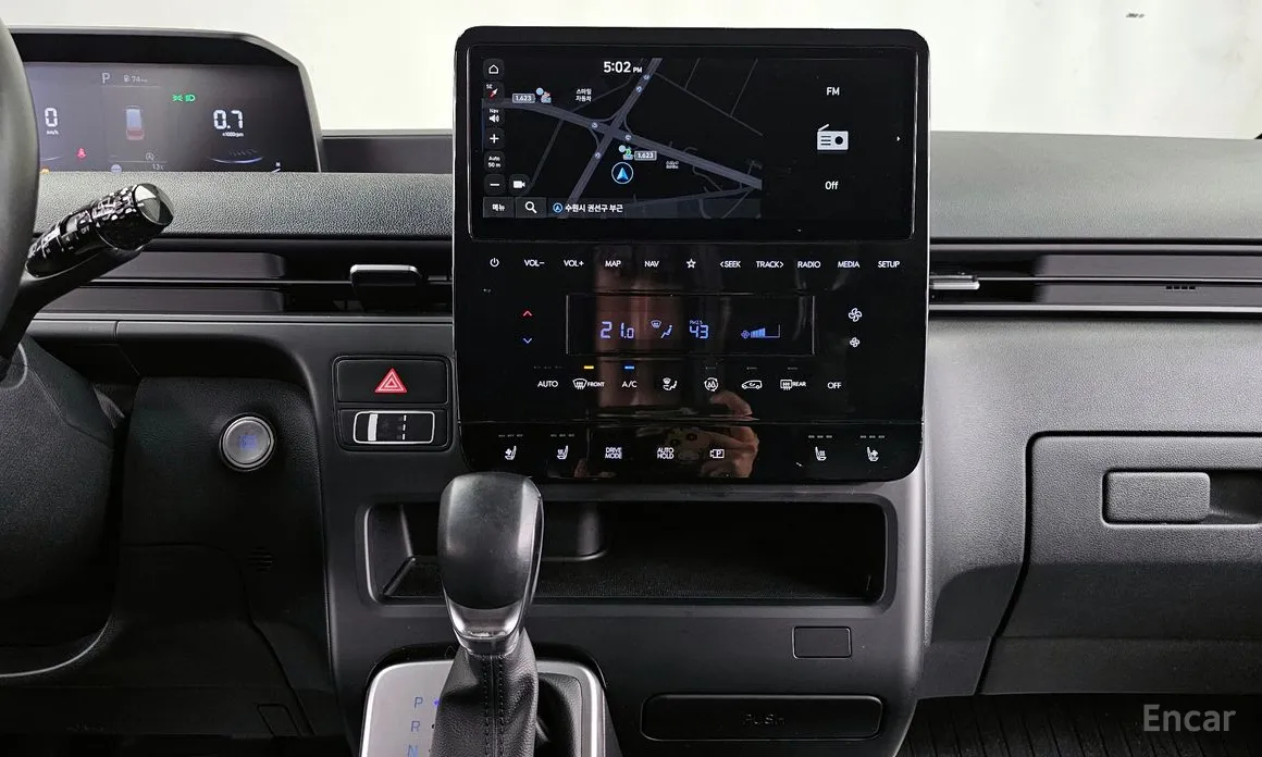 Hyundai Staria 2021 Wheel Chair Lift/Slope