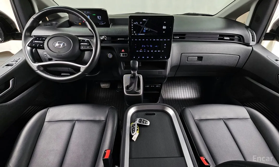 Hyundai Staria 2021 Wheel Chair Lift/Slope