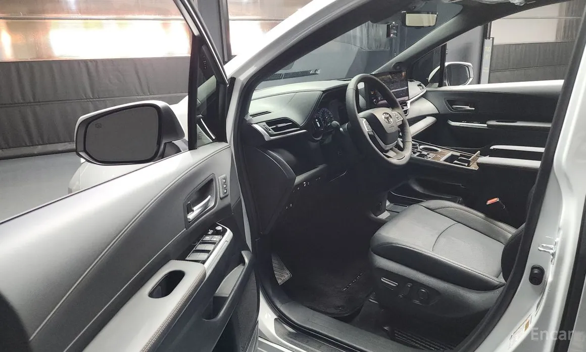 Toyota Sienna 2020 2.5 Hybrid 2WD