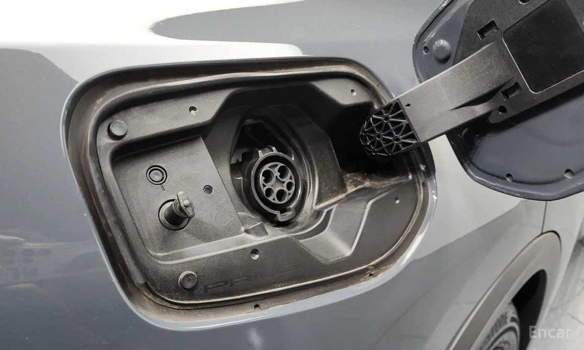 Toyota Prius 2023 2.0 PHEV SE