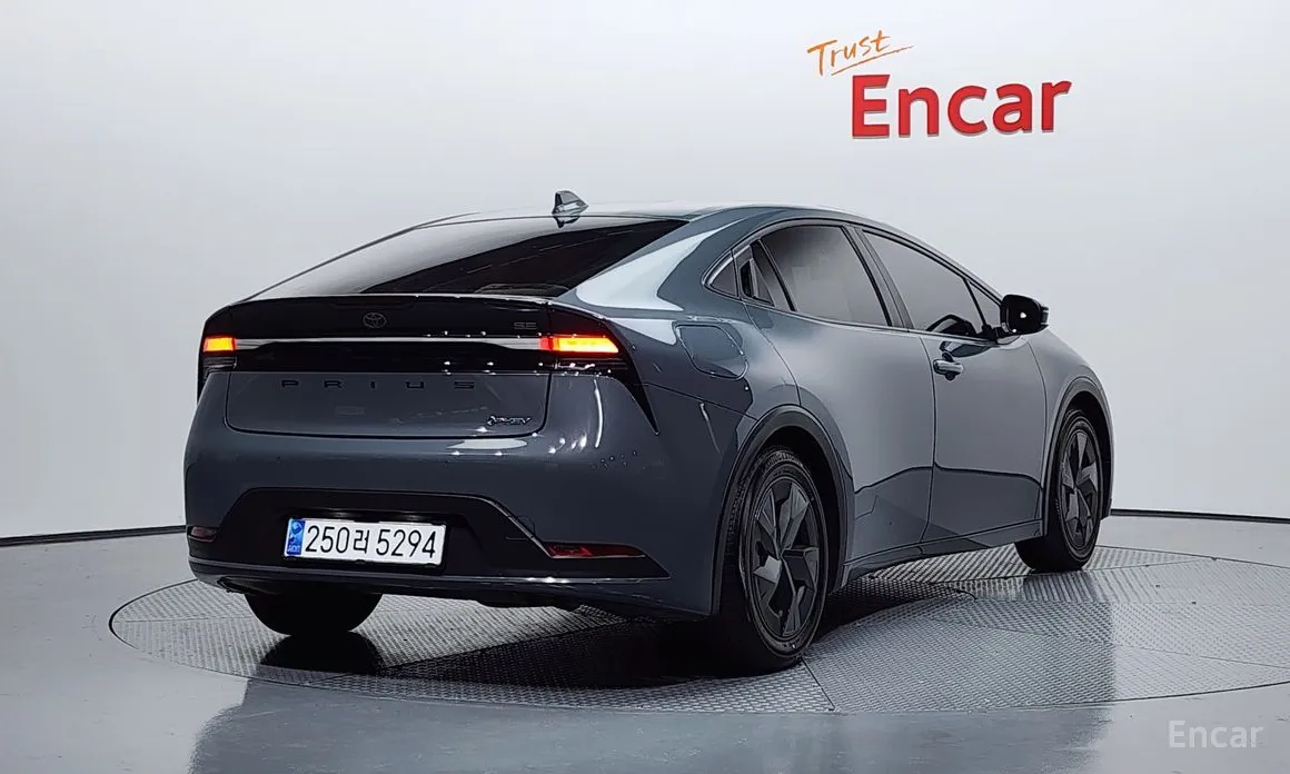 Toyota Prius 2023 2.0 PHEV SE