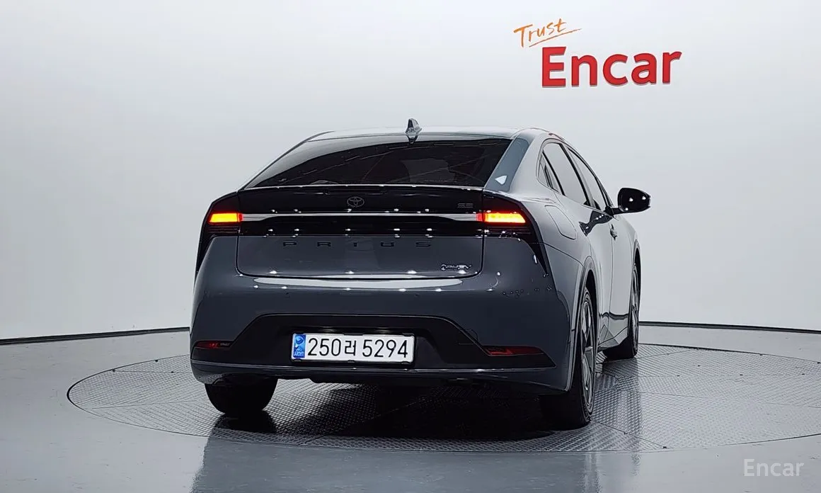 Toyota Prius 2023 2.0 PHEV SE