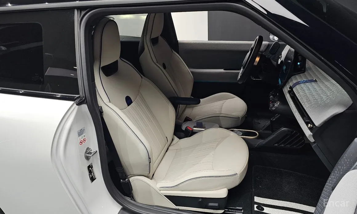 Mini Cooper 2025 SE Favoured