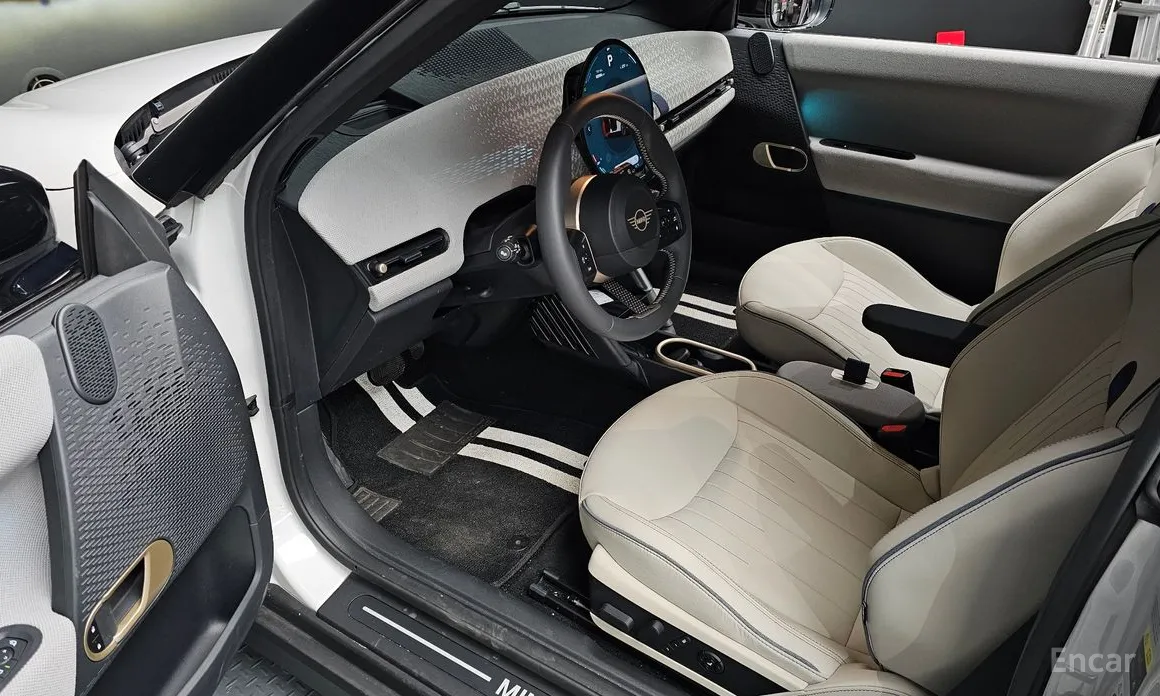 Mini Cooper 2025 SE Favoured