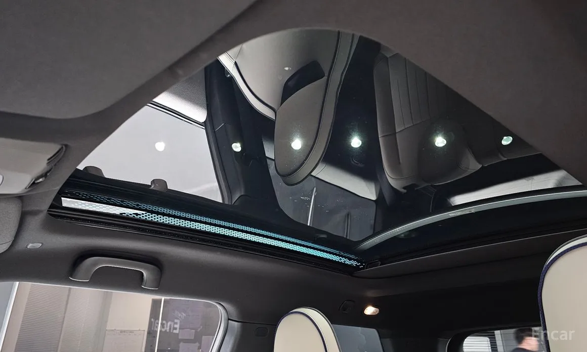 Mini Cooper 2025 SE Favoured