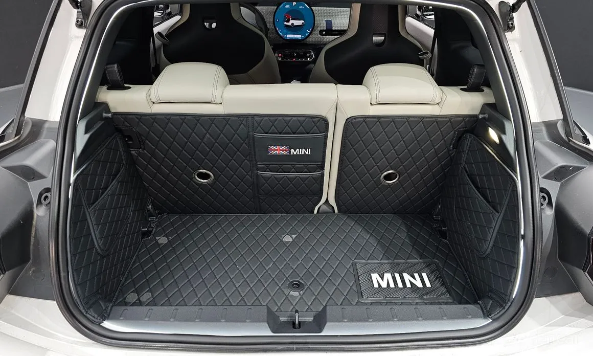 Mini Cooper 2025 SE Favoured