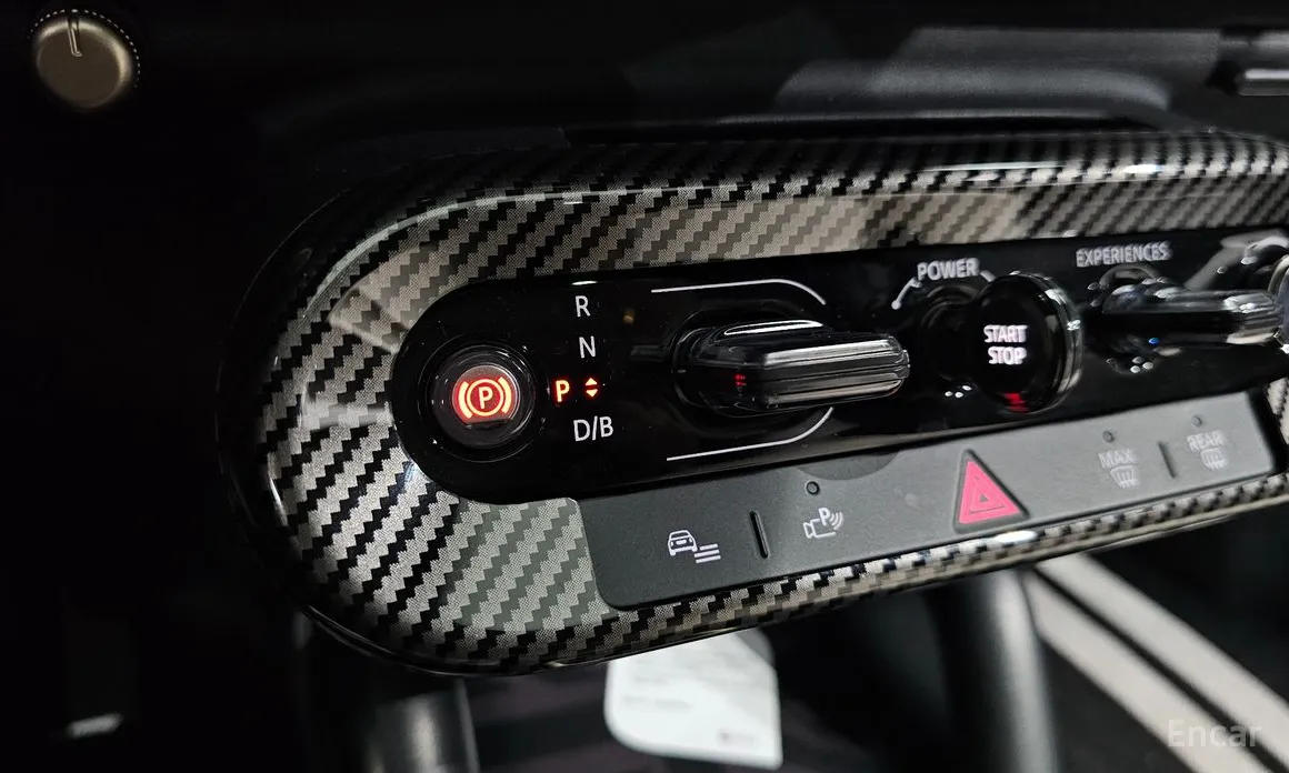 Mini Cooper 2025 SE Favoured