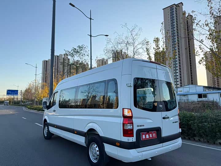Foton Tuyano 2021 2021款 2.0T手动通途加长轴中顶5/6/7座4F20TC3