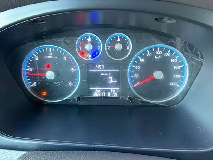 Foton Tuyano 2021 2021款 2.0T手动通途加长轴中顶5/6/7座4F20TC3