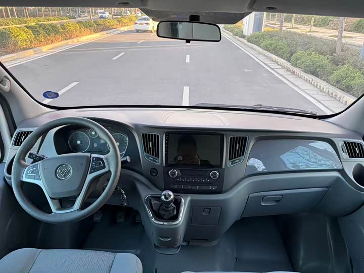 Foton Tuyano 2021 2021款 2.0T手动通途加长轴中顶5/6/7座4F20TC3