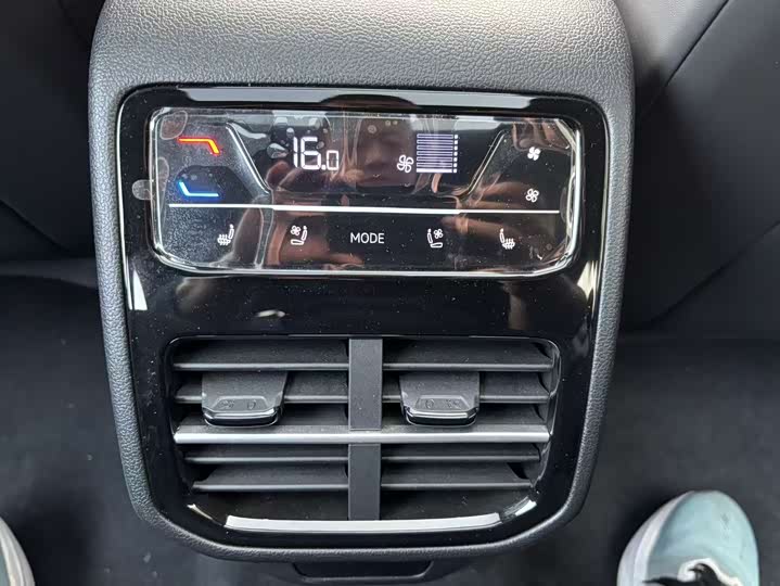 Volkswagen Passat 2025 2025款 Pro 380TSI 龙尊版