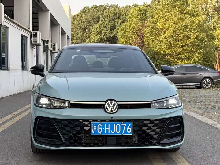 Volkswagen Passat 2025 2025款 Pro 380TSI 龙尊版