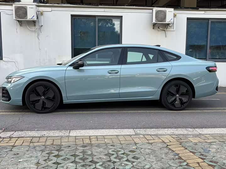 Volkswagen Passat 2025 2025款 Pro 380TSI 龙尊版