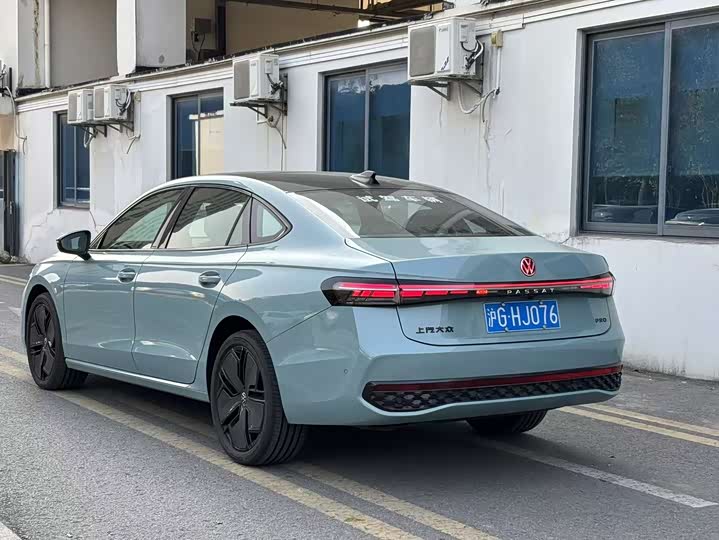 Volkswagen Passat 2025 2025款 Pro 380TSI 龙尊版