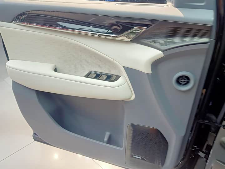 Zeekr 009 2024 2024款 六座行政版四驱 108kWh