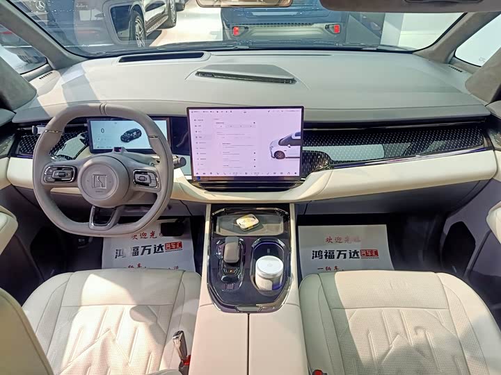 Zeekr 009 2024 2024款 六座行政版四驱 108kWh