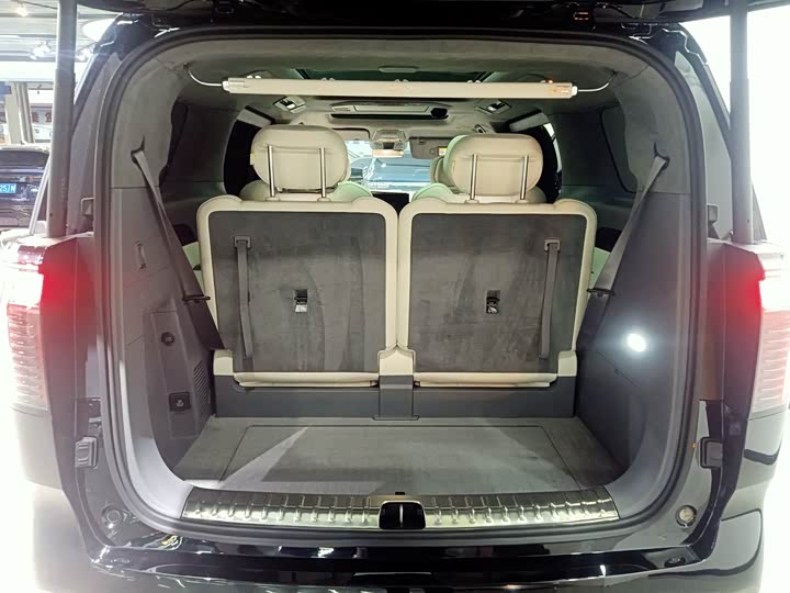 Zeekr 009 2024 2024款 六座行政版四驱 108kWh