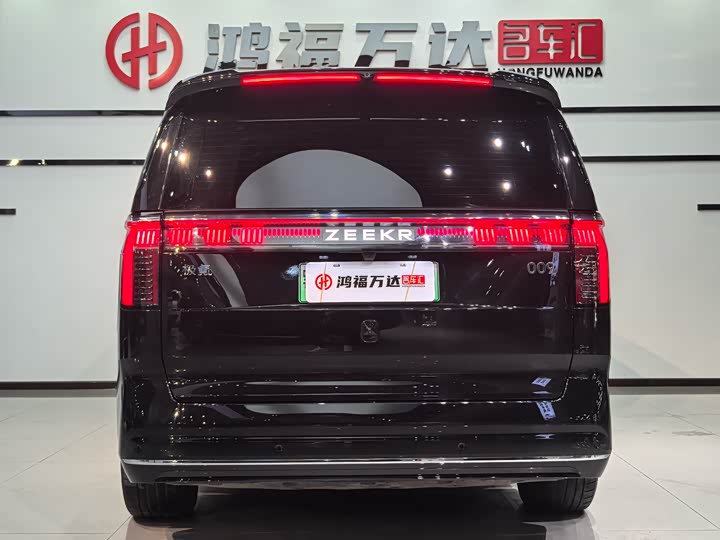 Zeekr 009 2024 2024款 六座行政版四驱 108kWh