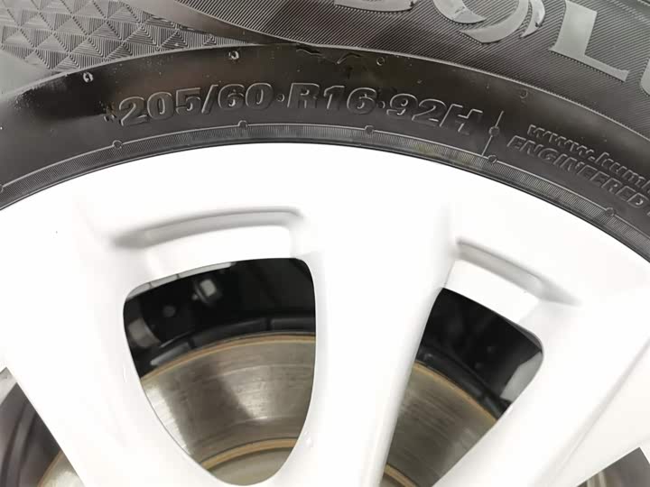 Roewe i5 2023 2023款 1.5L 手动舒享版