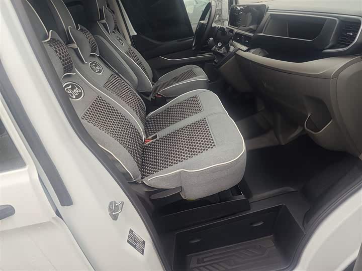 Ford Transit 2023 2023款 2.0T柴油手动多功能商用车中轴低顶5/6座