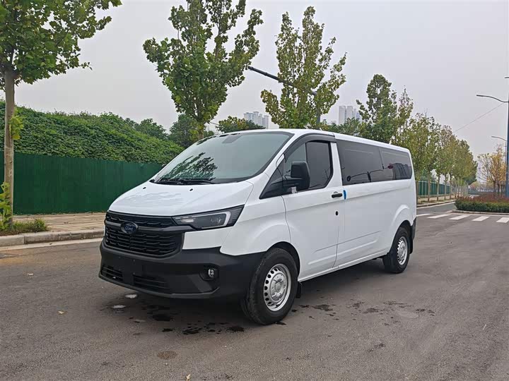 Ford Transit 2023 2023款 2.0T柴油手动多功能商用车中轴低顶5/6座
