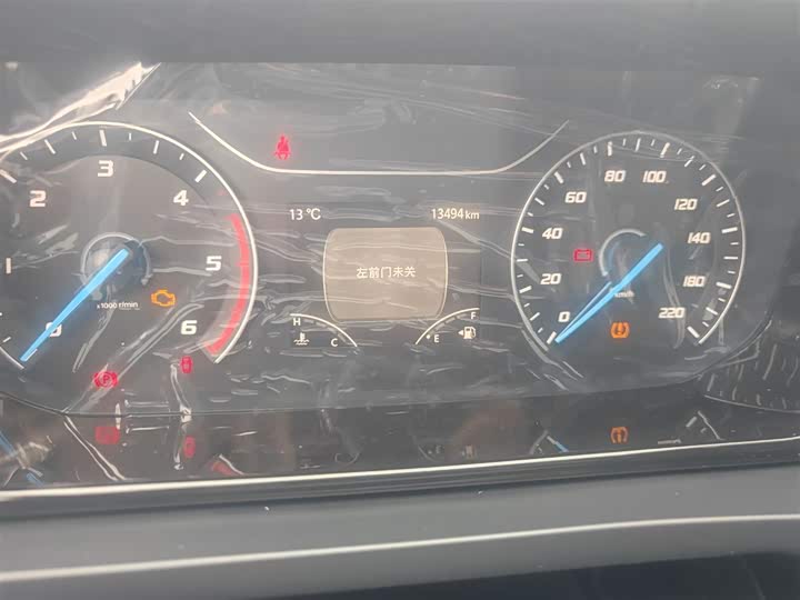 Ford Transit 2023 2023款 2.0T柴油手动多功能商用车中轴低顶5/6座