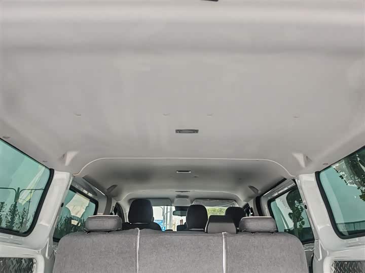 Ford Transit 2023 2023款 2.0T柴油手动多功能商用车中轴低顶5/6座