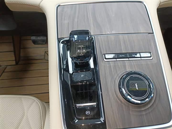 Geely Monjaro 2025 2025款 东方曜 2.0TD 自动今朝版