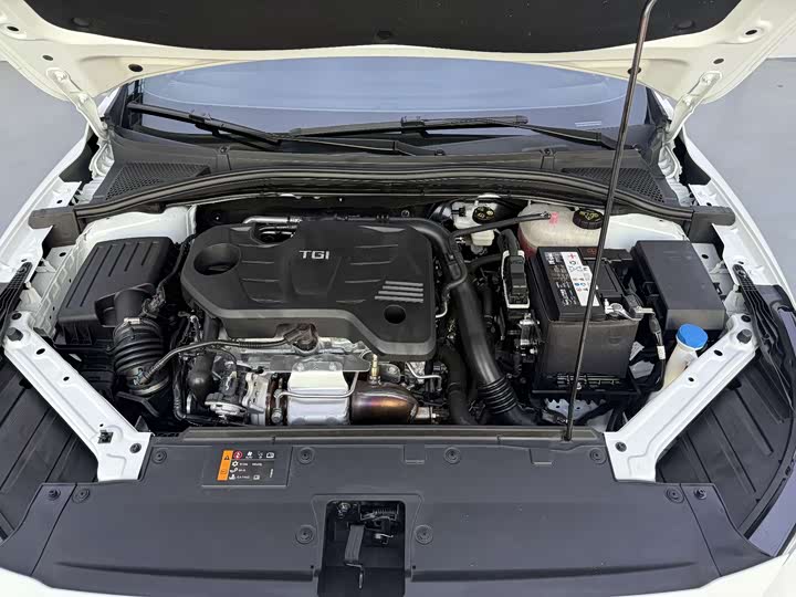 MG Motor 5 2025 2025款 300TGI 全球旗舰版