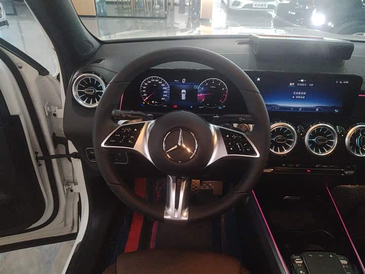 Mercedes-Benz GLB-Class 2024 2024款 GLB 220 动感型