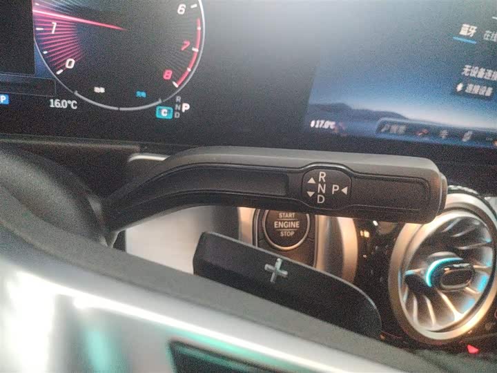 Mercedes-Benz GLB-Class 2024 2024款 GLB 220 动感型