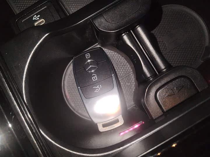 Mercedes-Benz GLB-Class 2024 2024款 GLB 220 动感型