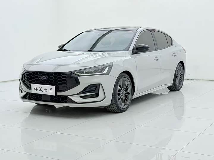 Ford Focus 2022 2022款 三厢 EcoBoost 180 自动ST Line