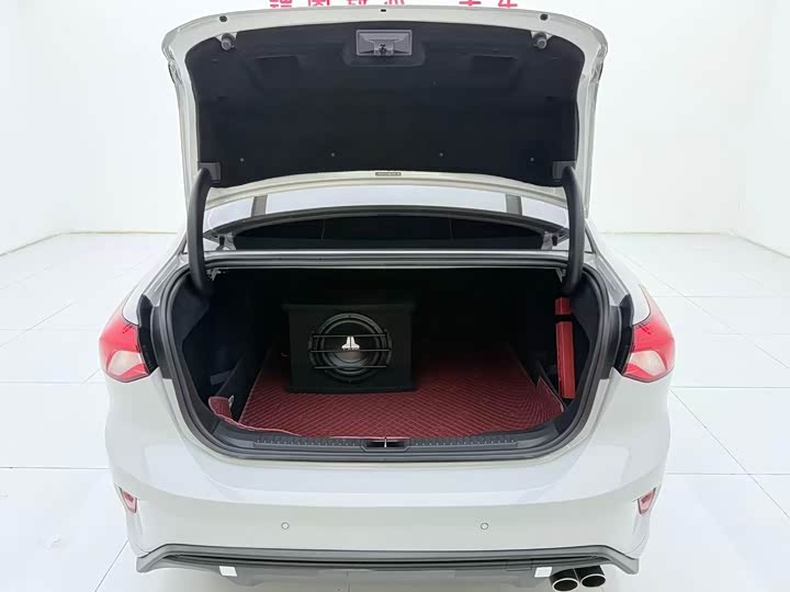 Ford Focus 2022 2022款 三厢 EcoBoost 180 自动ST Line